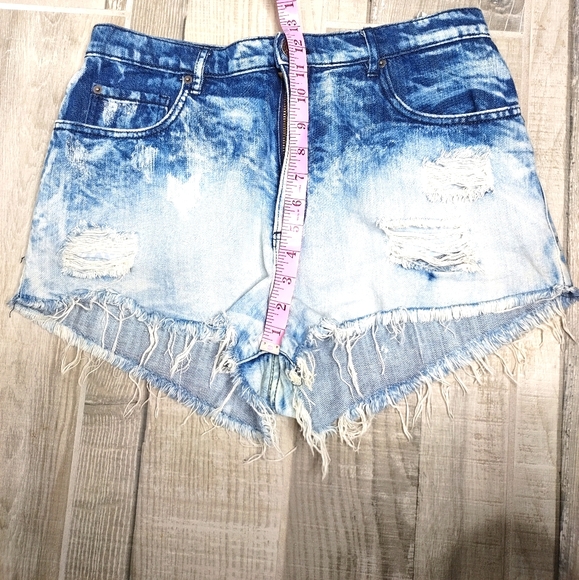 Garage acid wash denim jean shorts! Brand new - Picture 6 of 9
